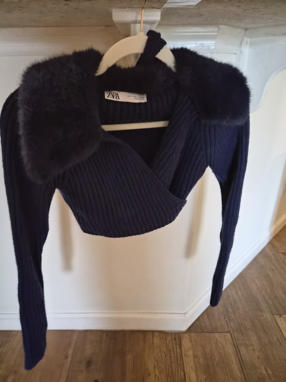 Zara Navy Ribbed Cropped Wrap Cardigan Sweater with Faux Fur Collar